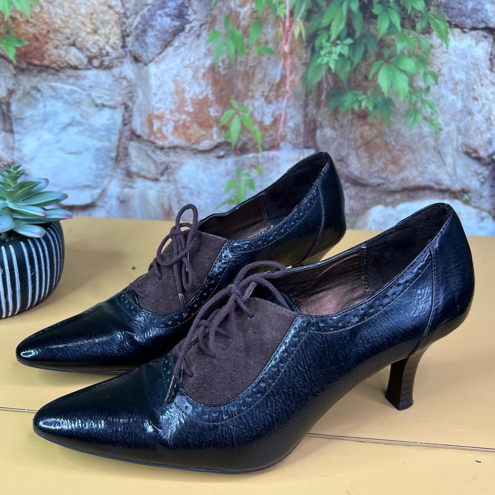 VINTAGE ETIENNE AIGNER Brown Suede & Patent Leather Spectator Oxford Heels, 8 - Picture 2 of 14
